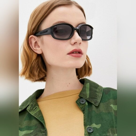 NEW Burberry Sunglasses Milton Black Gray Gradient Wrap Unisex BE4338 56-19-135 - Picture 1 of 16